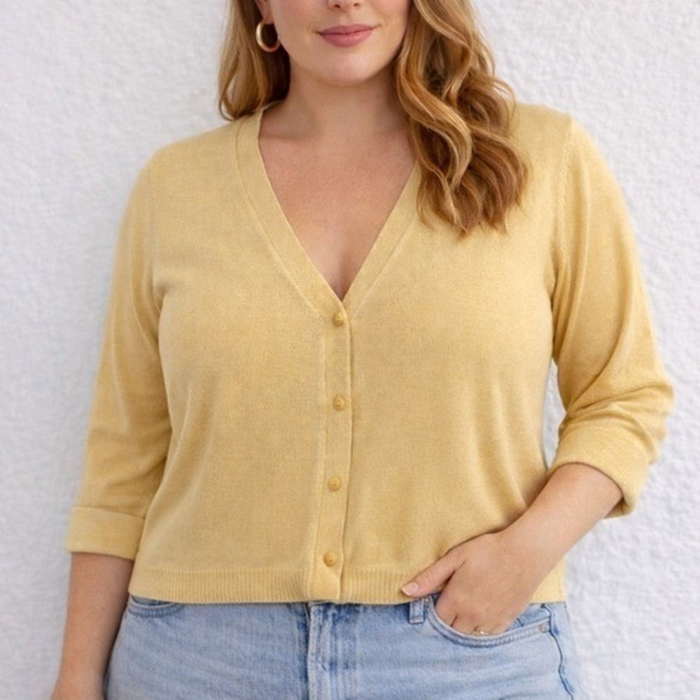 Vβ Neck Cropped Button Up Cardigan Sweater Yellow 3/4 Sleeves Lightweight Size L